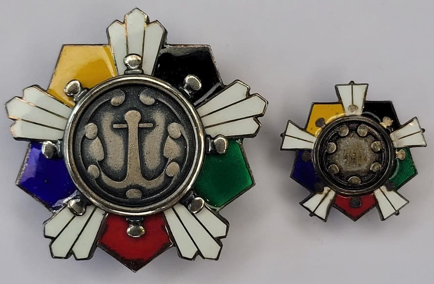 Seaman's Service Badge type 1940 from the Ministry of  Communications.jpg