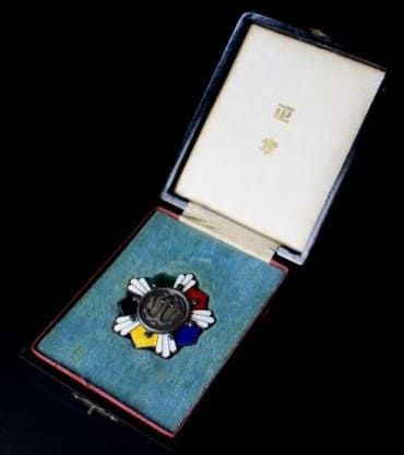 Seaman's_Diligence Badge type 1940.jpg