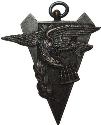 Shooting Badge  of Japanese University.jpg