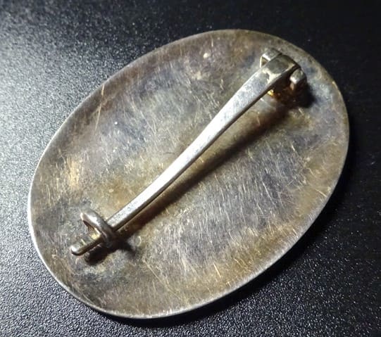 Showa_Enthronement Chokuninkan Attendant’s Badge.jpg