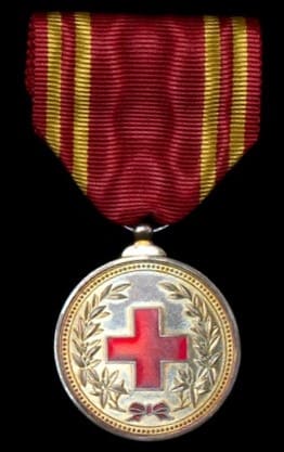 Silver medal or regular member that was awarded to Thomas Norman Manners.jpg