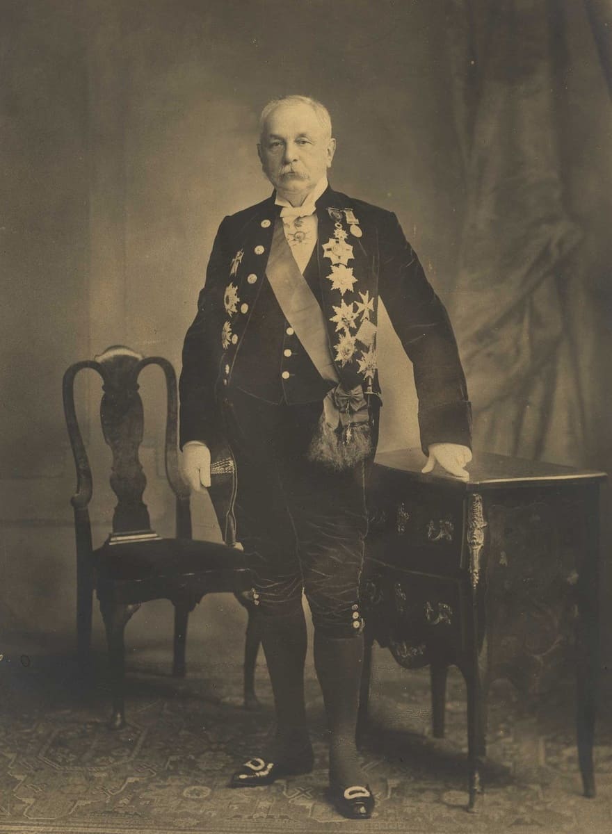 Sir Robert Edward Bredon.jpg