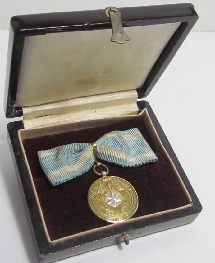 Special Member's Badge of Imperial Soldiers' Relief Association 帝国軍人後援会特別會員徽章.jpg