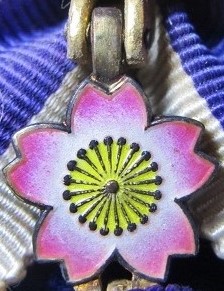 Special Merit Badge of Women's Patriotic Association  愛国婦人会 特別有功章.jpg
