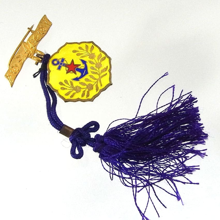 Special Supporter Member Badge  of Women's Patriotic Association.jpg