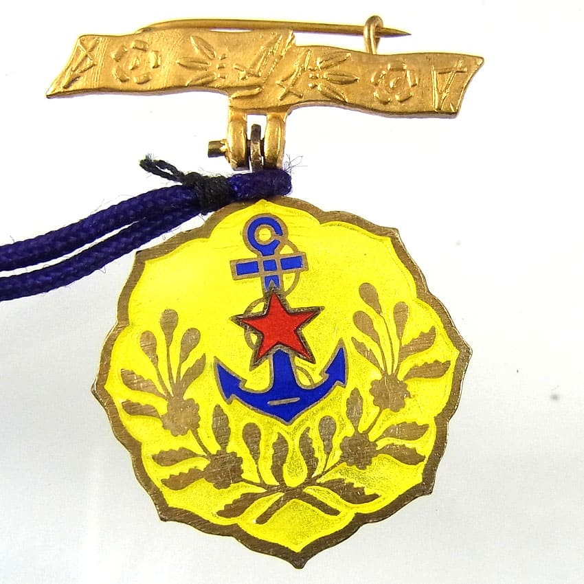 Special Supporter Member Badge of Women's Patriotic Association.jpg