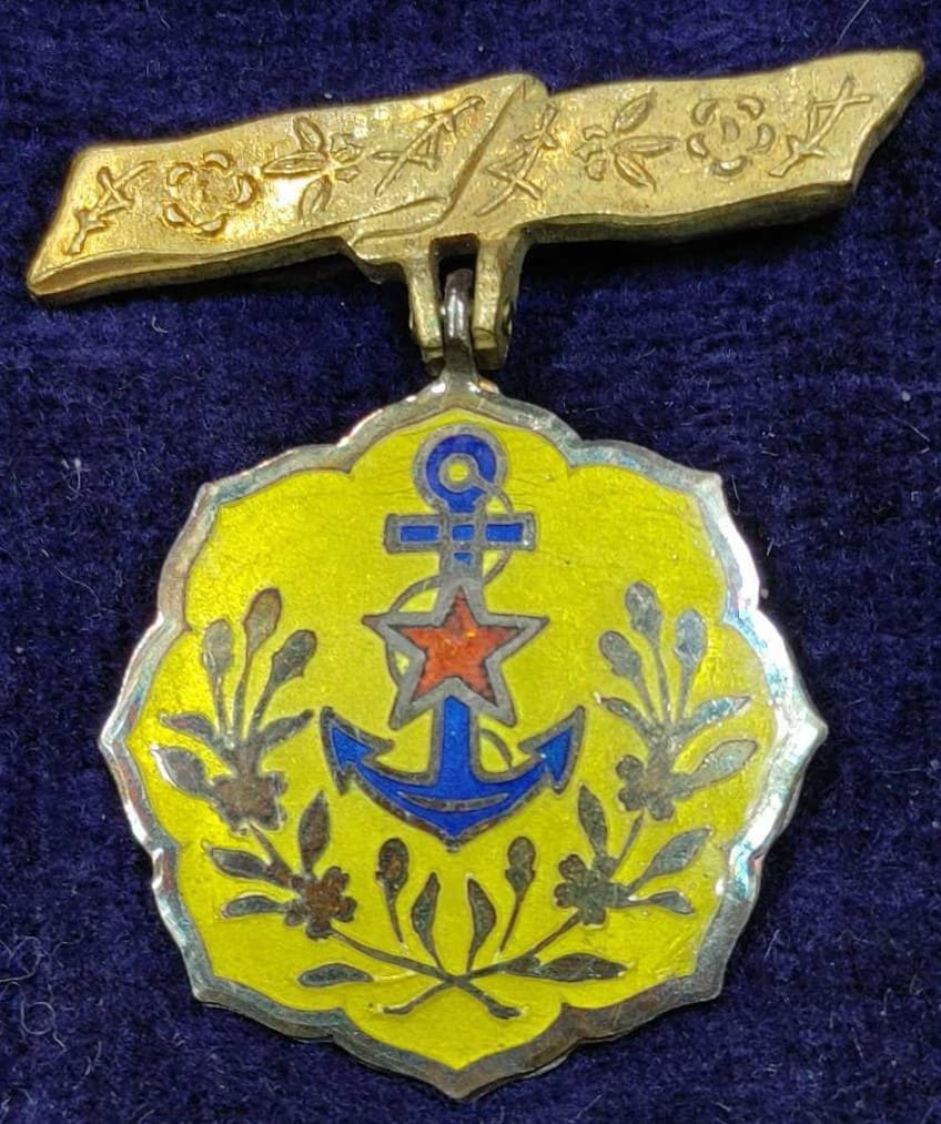 Special Supporter Member Badge of Women's Patriotic Association.jpg