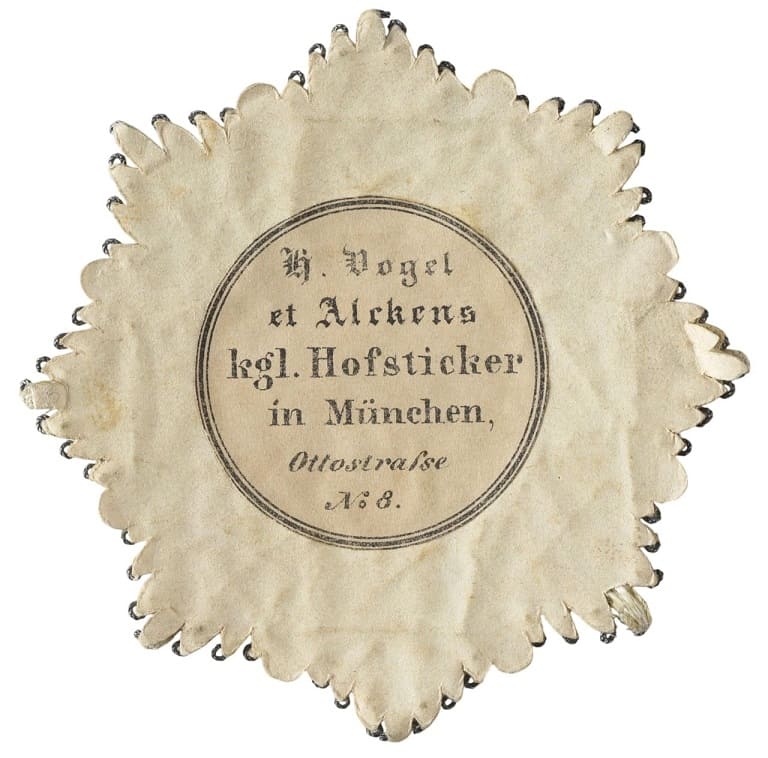 St. Hubertus Orden Gestickter Bruststern zum Ordenskreuz.jpg