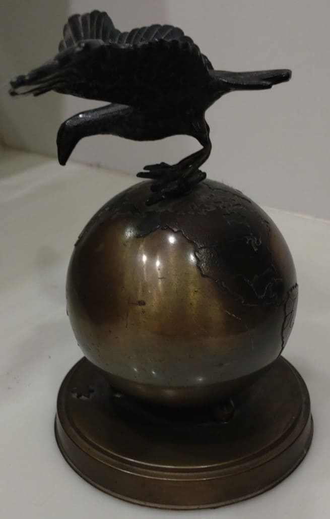 Statue of Three-legged Raven Yatagarasu.jpg