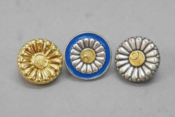Supporting Member's Badge and Executive Member's Badge.jpg