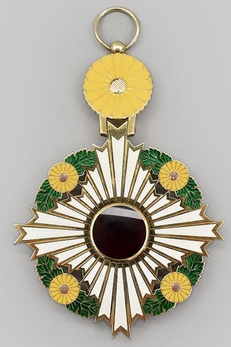 Supreme Order of the  Chrysanthemum Showa Era.jpg