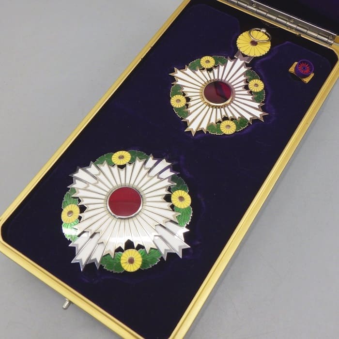Supreme Order_of_the Chrysanthemum.jpg
