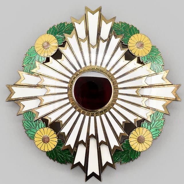 Supreme_Order of the Chrysanthemum Showa Era.jpg