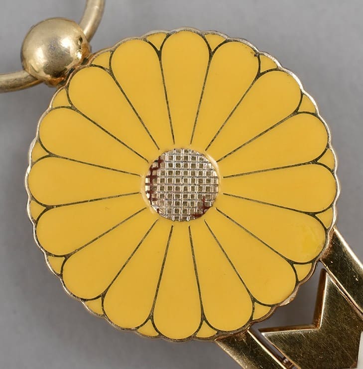 Supreme_Order_of the Chrysanthemum Showa Era.jpg