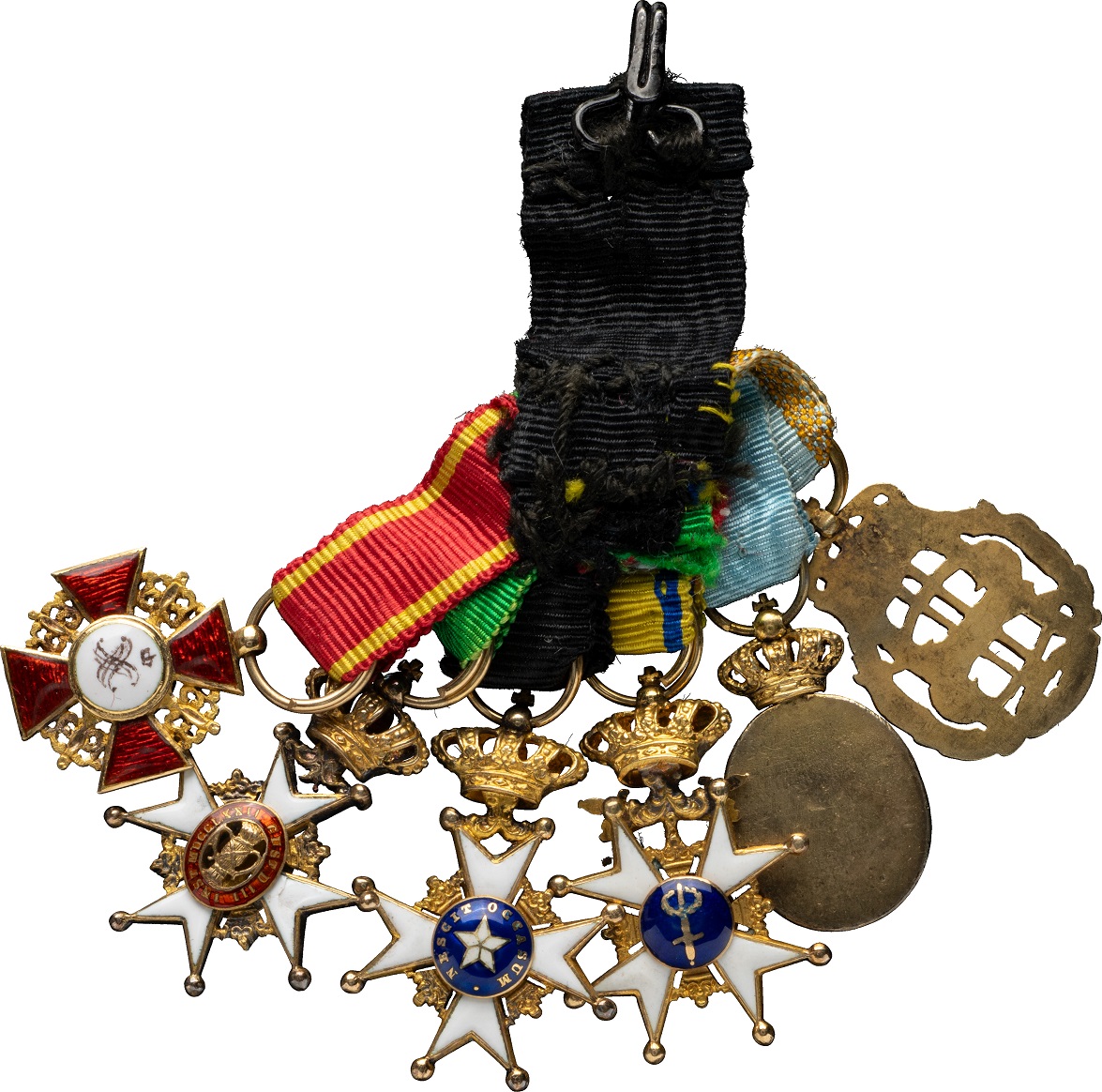 Swedish  miniature group with Saint Anna order.jpg