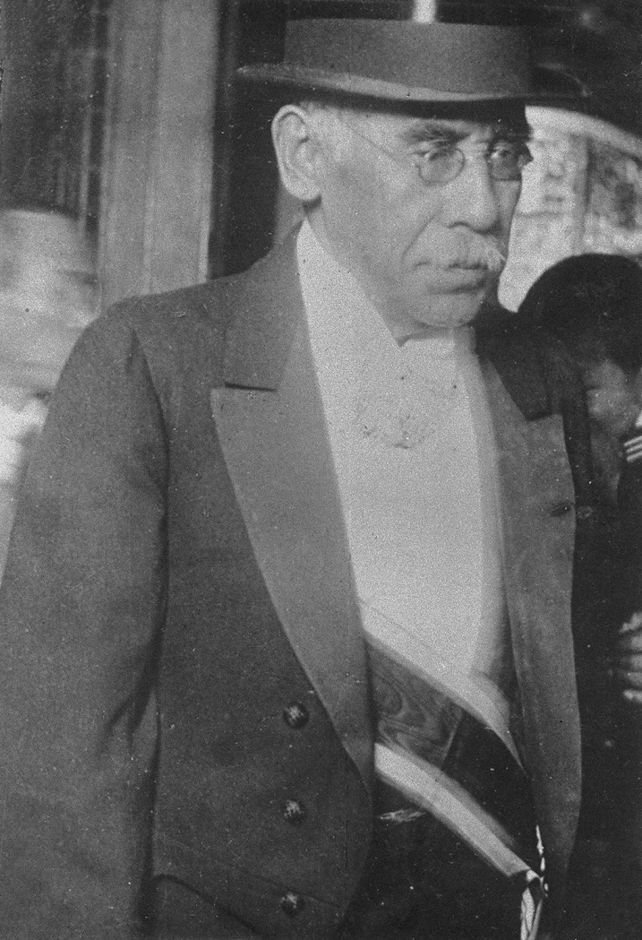 Takaaki_Kato_Rekidai_Shusho_tou_Shashin_2.jpg