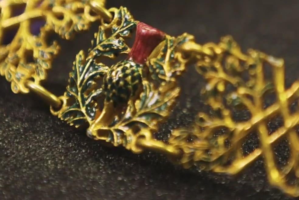 Thistle  order collar.jpg