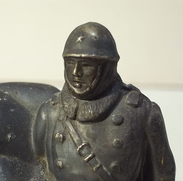 歩哨兵と軍用犬 ア ンチモニー貯金箱.jpg