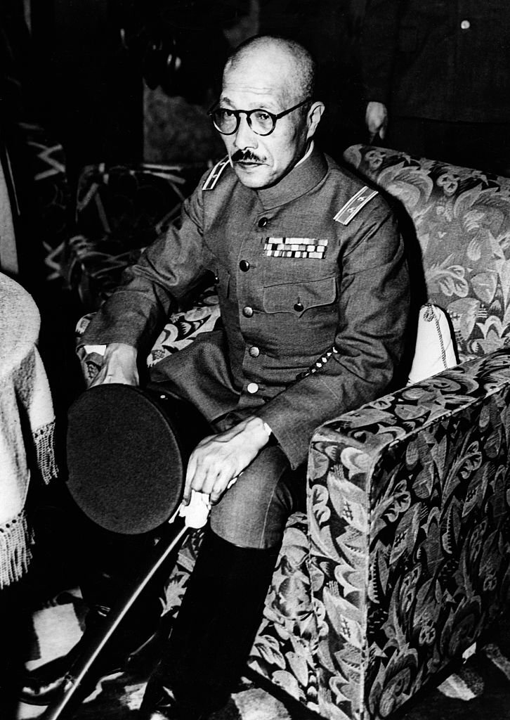 Tojo with Ribbon Bar.jpg