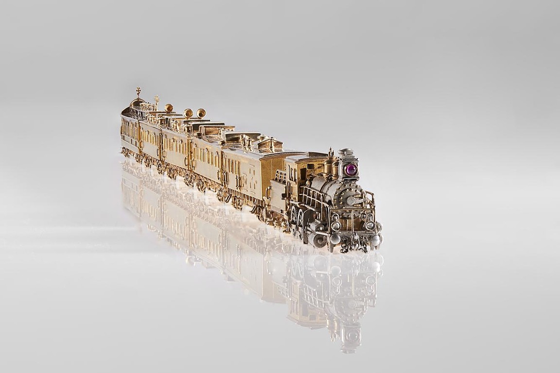 Trans–Siberian Railway Fabergé Egg-.jpg