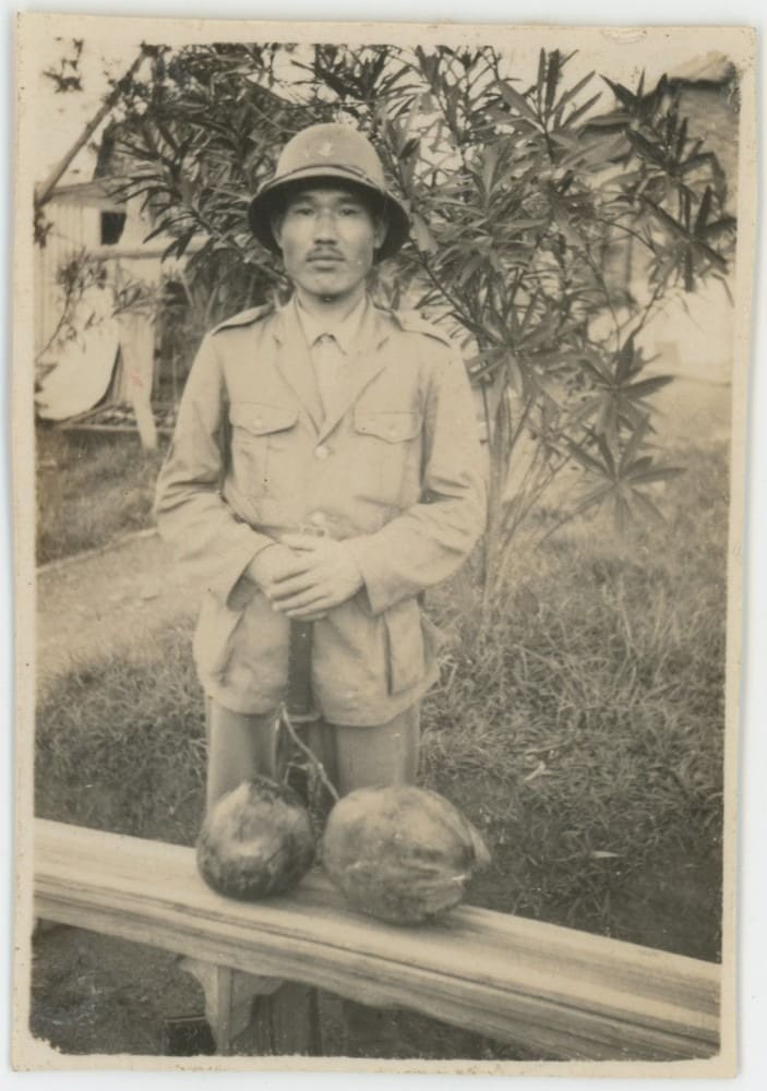 Tropical_helmet in photo.jpeg