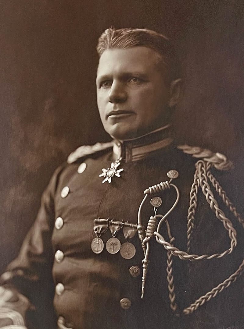 Unidentified Lieutenant Colonel with 3rd class Sacred Treasure order.jpg