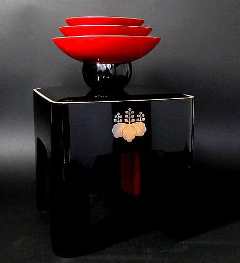 Urushi Awarding Set of Sake Cups with Silver Paulownias.jpg