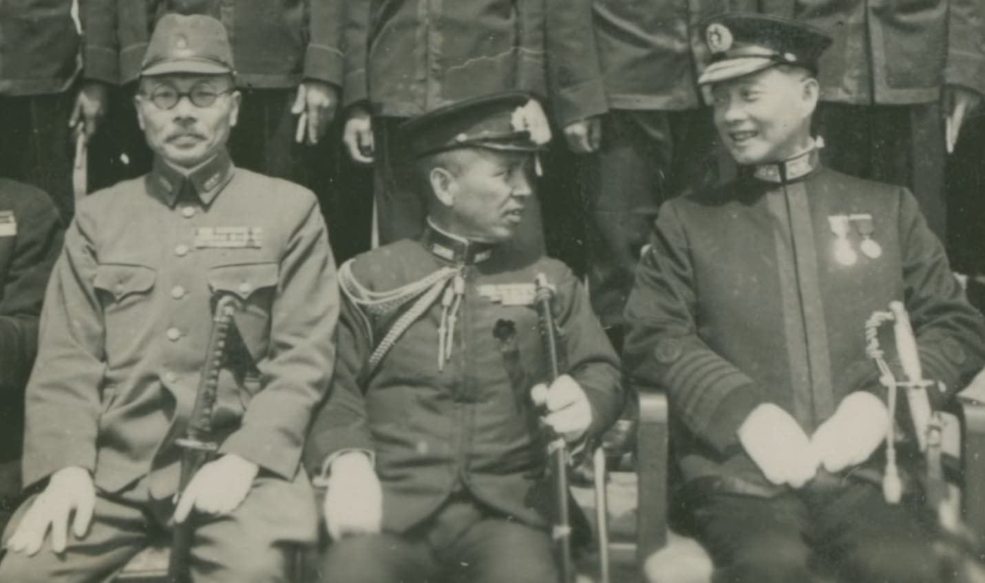 Wang Jingwei with a Naval Conference commemorative medal.jpg