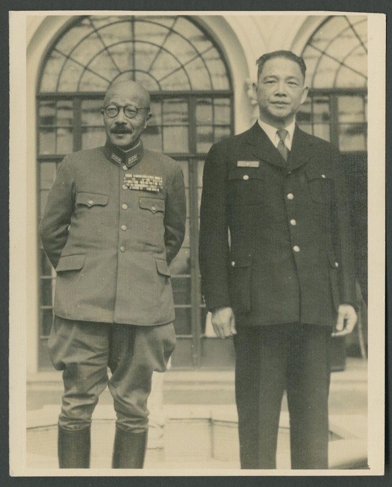 Wang Jingwei with Hideki Tojo.jpg