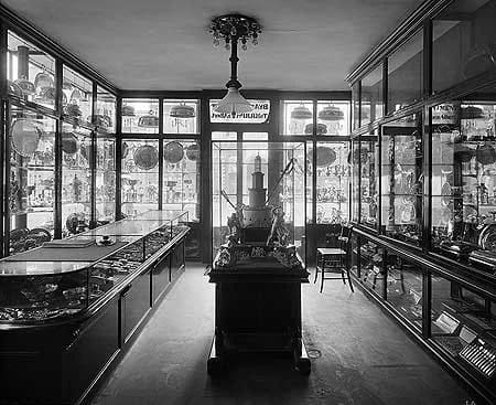 Widdowson & Veale, 73 Strand.jpg