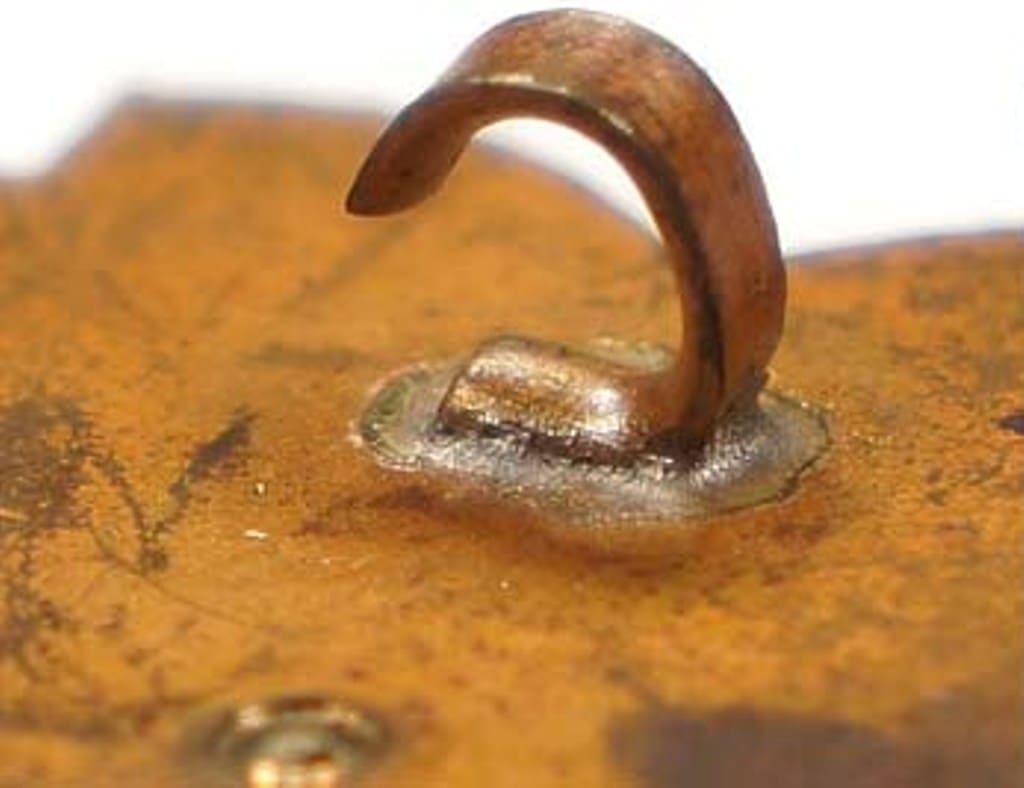 Wide Hook  type of Japanese  Submariner Badge.jpg
