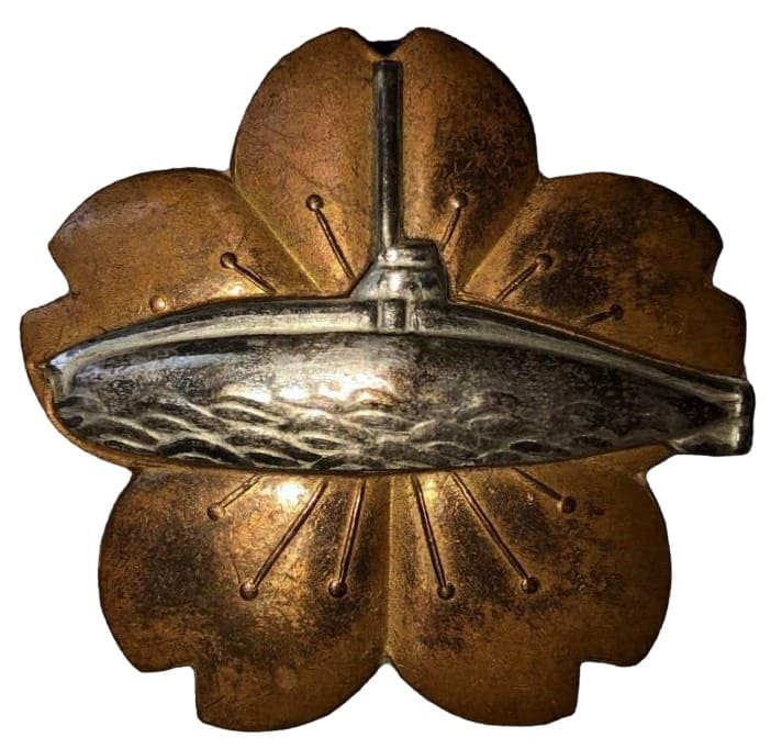 Wide Hook type of Japanese Submariner Badge.jpg