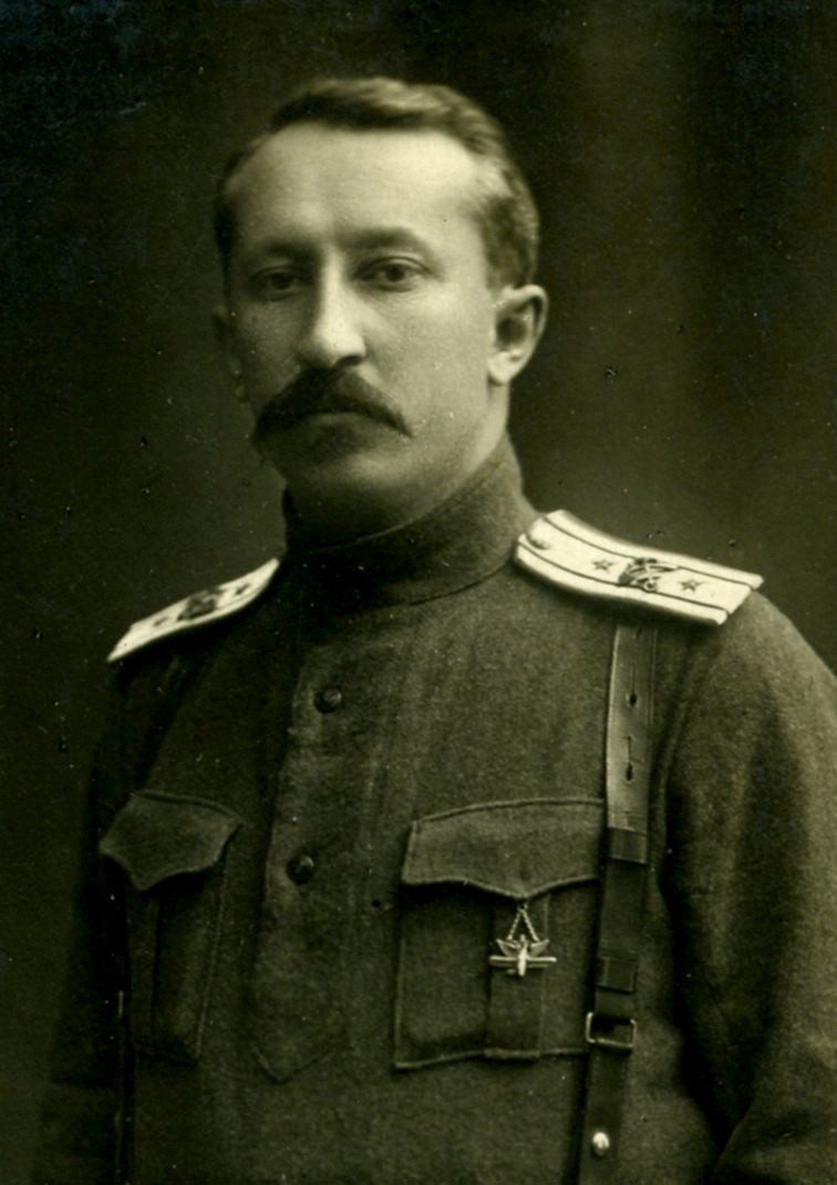With jetton plane inside a wreath.jpg