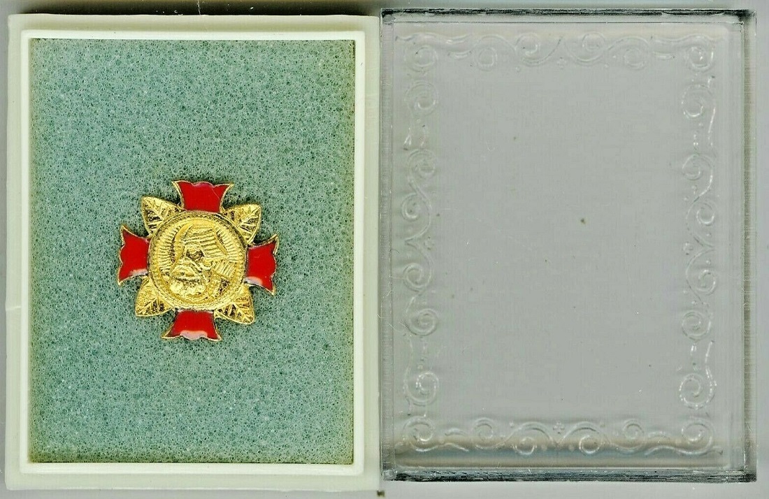 WW2-Japanese-Wounded-Soldier-Miniature-enamel-Badge-.jpg