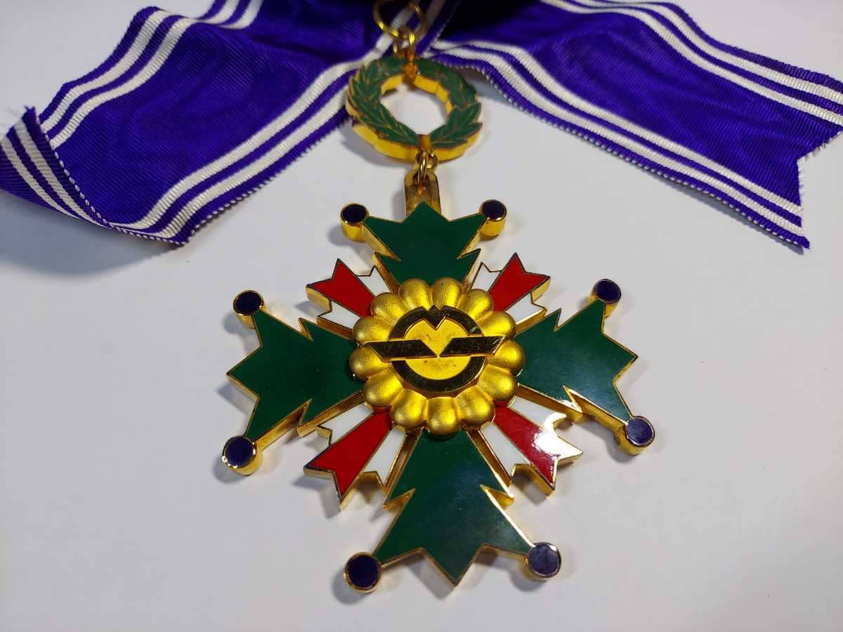 Yamanashi  City Honorary Citizen Medal 山梨市名誉市民章.jpg