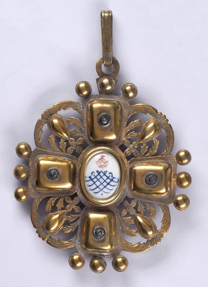 Знак ордена Cв. Анны I степени.jpg