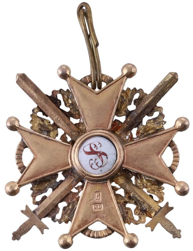 Знак Ордена Св. Станислава 3-й степени с мечами Фирма  Д. Осипова.jpg