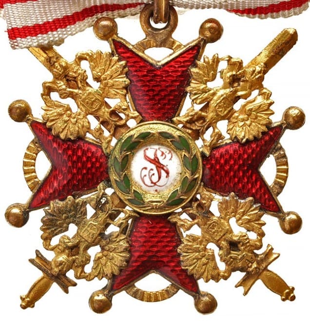 Знак Ордена Св. Станислава 3-й степени с мечами Фирма Д. Осипова.jpg