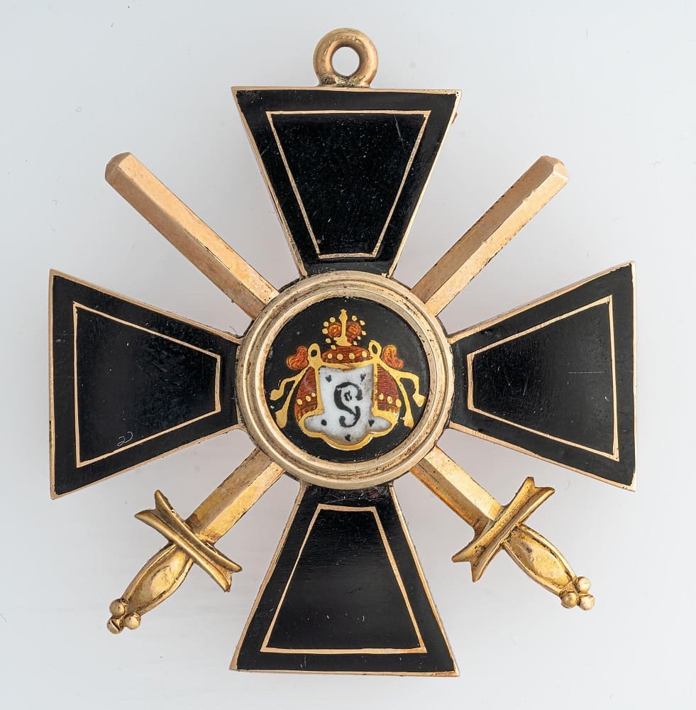 Знак ордена св. Владимира 1-й степени с мечами чёрной эмали.jpg