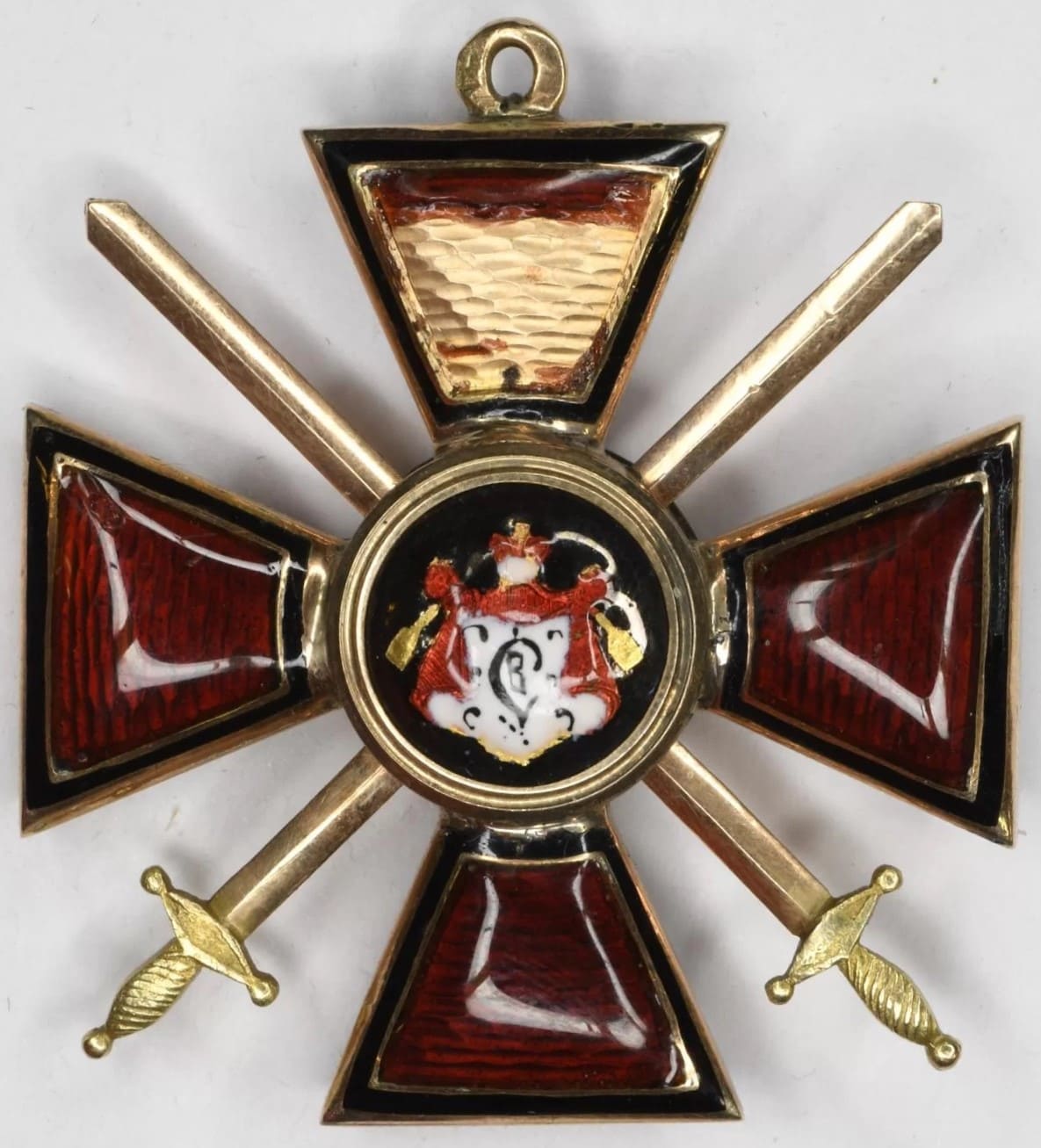 Знак ордена Св. Владимира 4-й степени с мечами.jpg