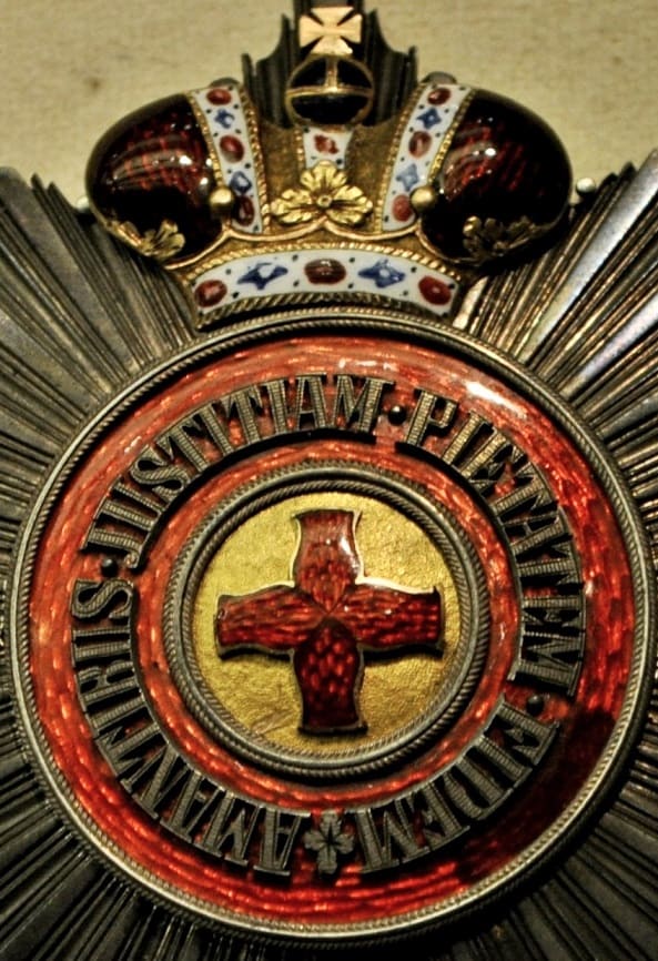 Звезда ордена Святой Анны с императорской  короной мастерской Карла Шуберта.jpg